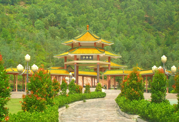 廉江塘山岭生态公园